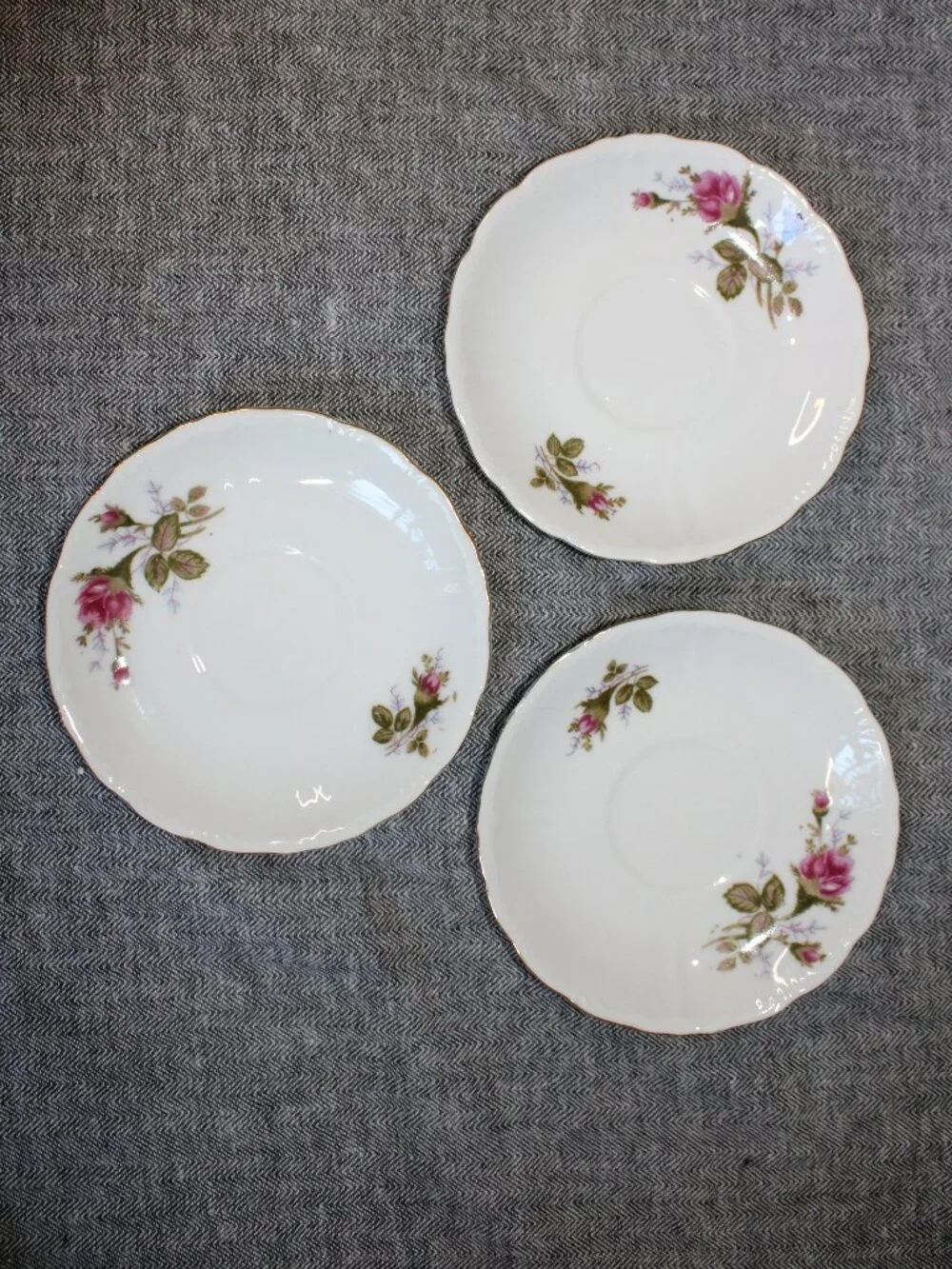 Vtg MCM Set of (2) Footed Teacups & (3) Saucers Japanese Moss Rose w/ Gold Rims